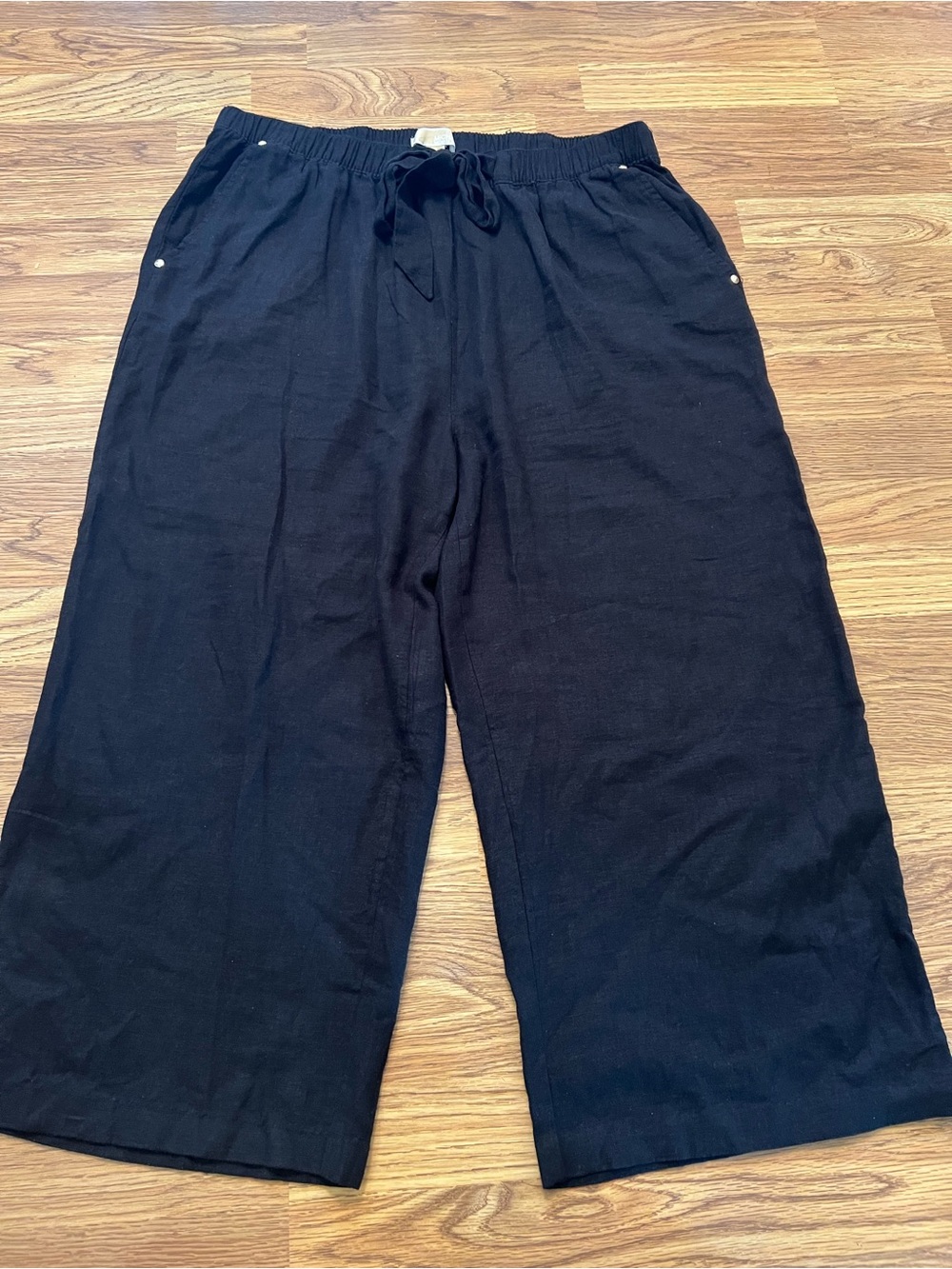 Michael Kors Black Linen Blend Wide-Leg Drawstring Pants With Side Pockets.